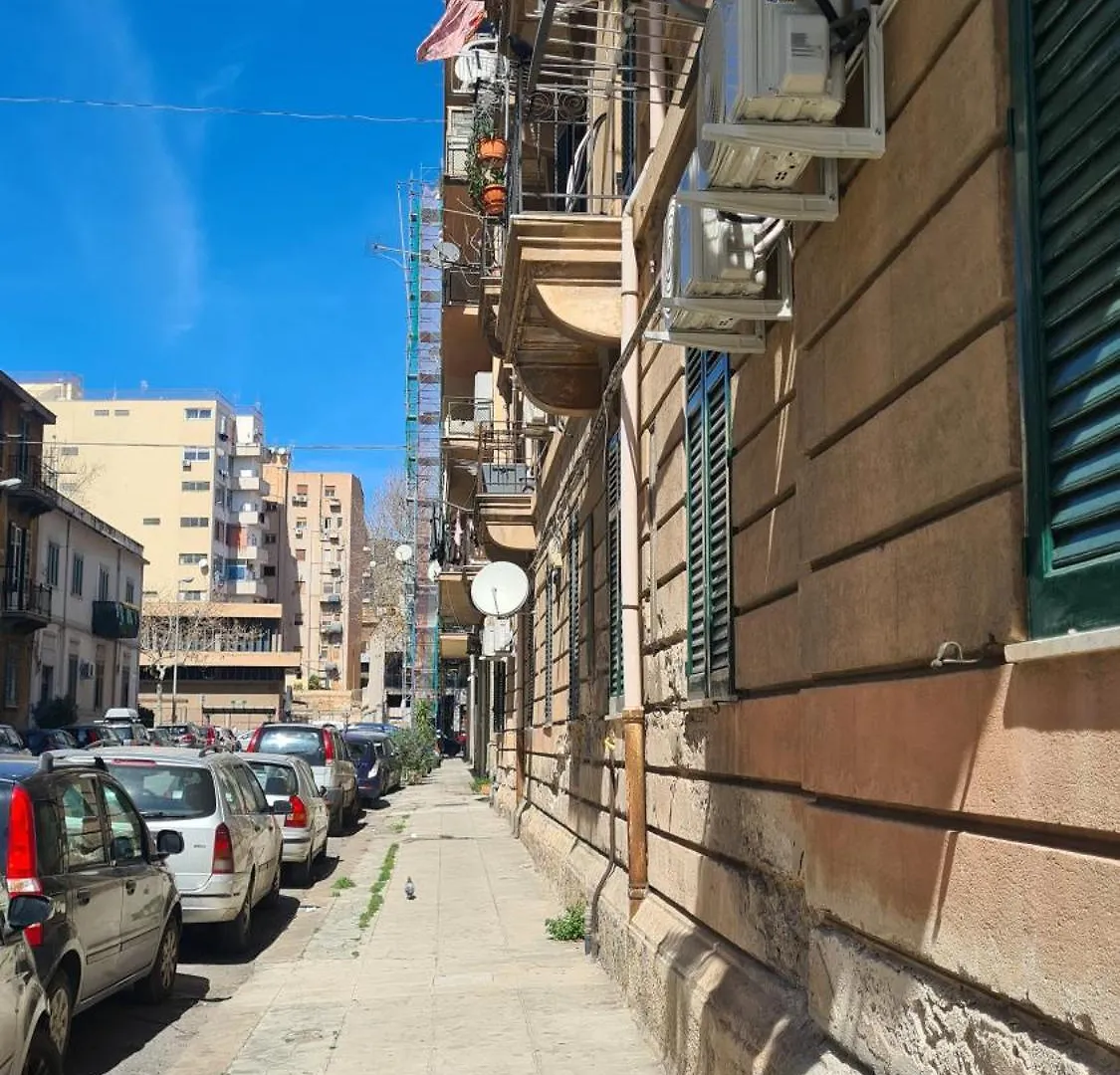 Apartment Giachery House Palermo, Vicino La Metro A Due Passi Dal Centro